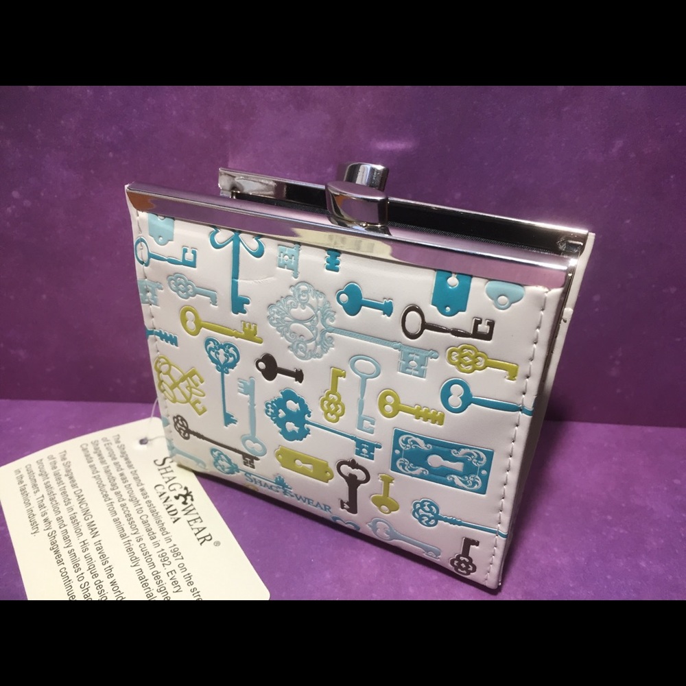 NWT Cream Coin Purse-Skeleton Key Kiss Lock Wallet - Picture 3 of 8